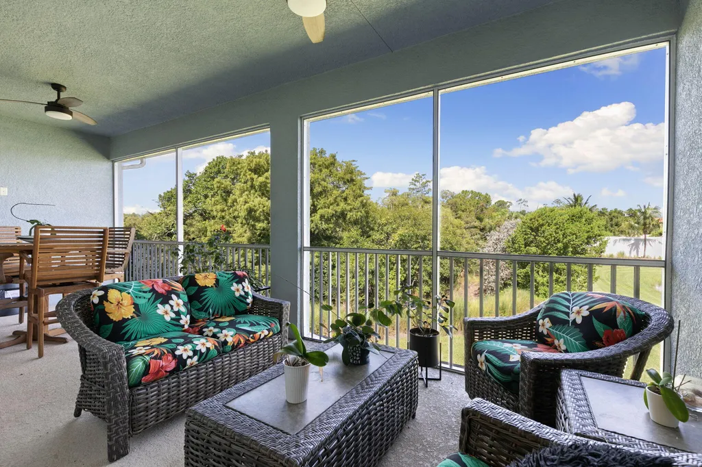 2567 Seychelles Drive Naples FL 34112