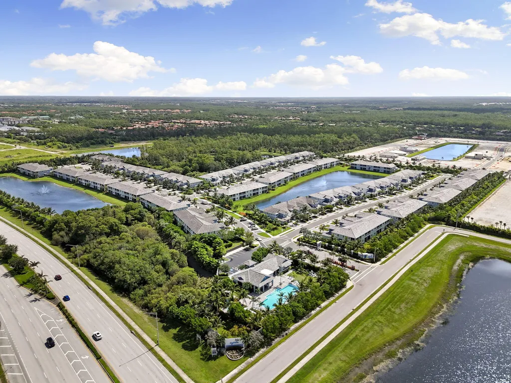 2567 Seychelles Drive Naples FL 34112