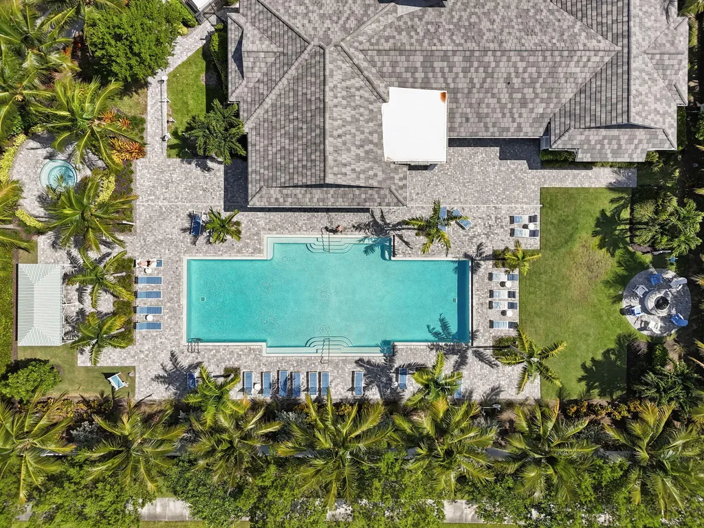 2567 Seychelles Drive Naples FL 34112
