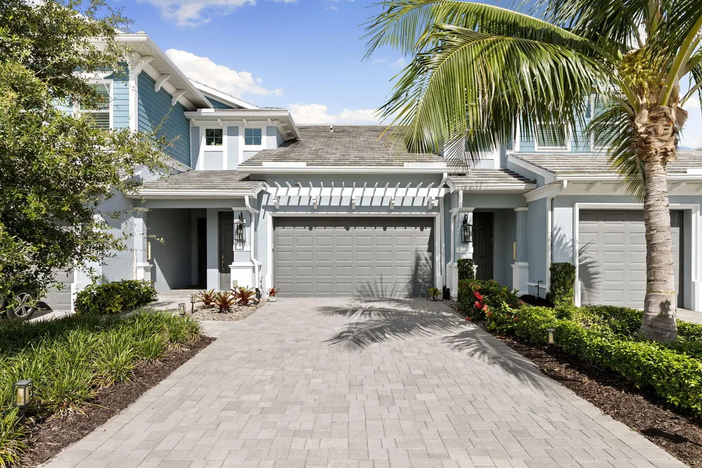 2567 Seychelles Drive Naples FL 34112