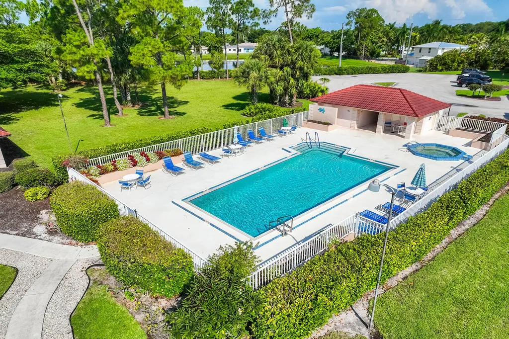 1075 Foxfire Lane Naples FL 34104