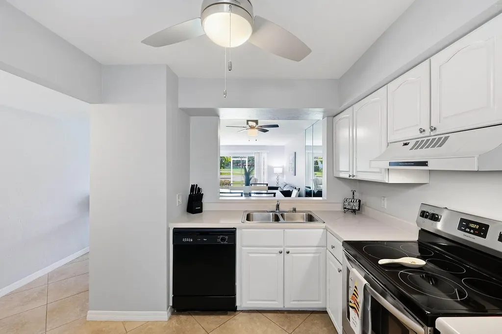 1075 Foxfire Lane Naples FL 34104