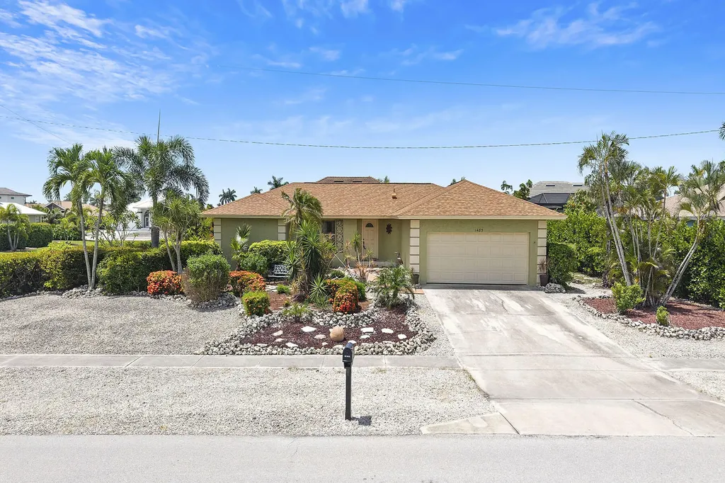Marco Island FL, 1485 Honeysuckle Avenue