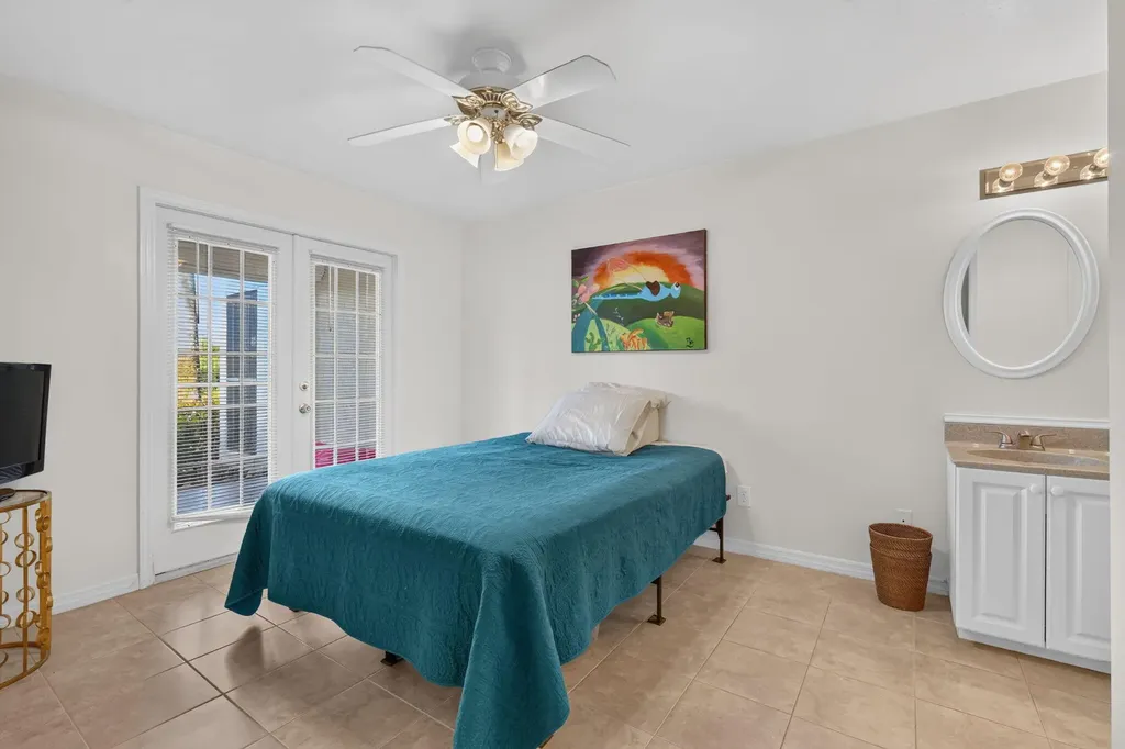1385 Mainsail Drive Naples FL 34114
