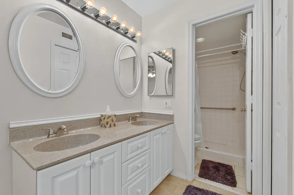 1385 Mainsail Drive Naples FL 34114