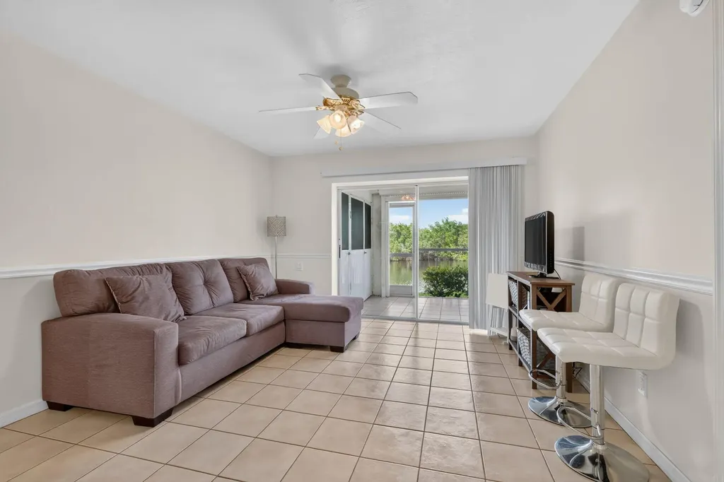 1385 Mainsail Drive Naples FL 34114