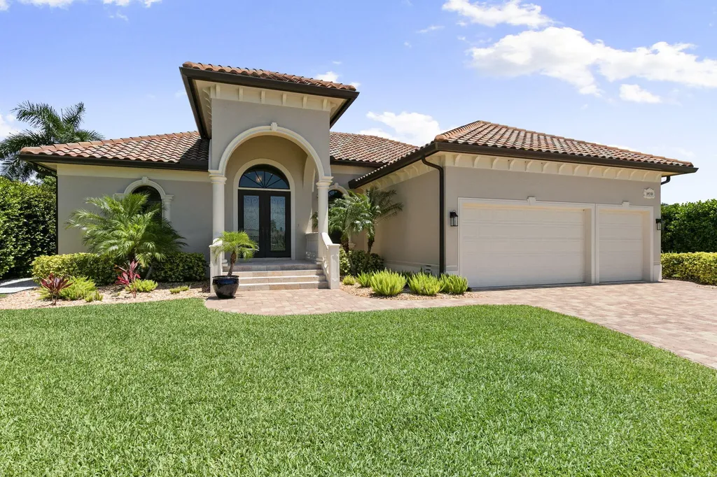 1450 Biscayne Way Marco Island FL 34145