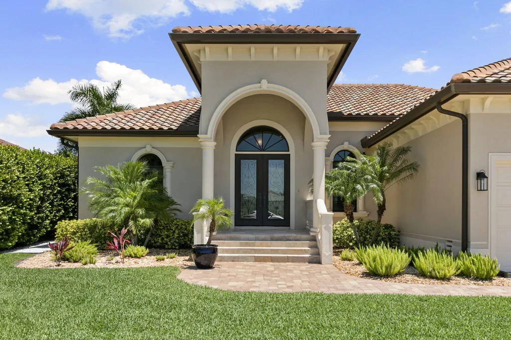 1450 Biscayne Way Marco Island FL 34145