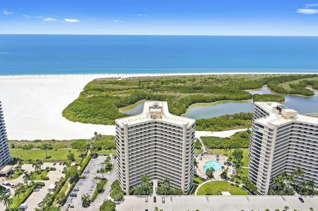 Marco Island FL, 380 Seaview Court, Unit 207