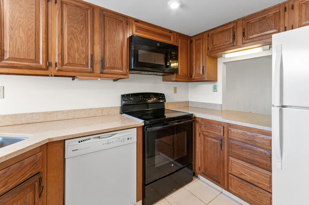 21 High Point Circle E Naples FL 34103