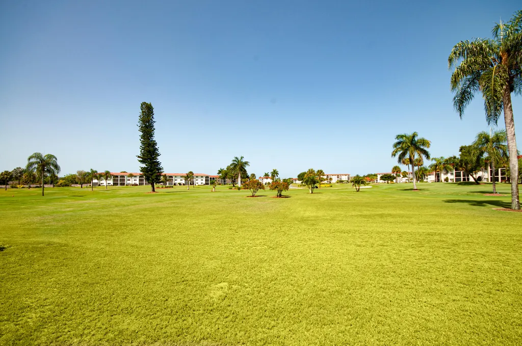 21 High Point Circle E Naples FL 34103