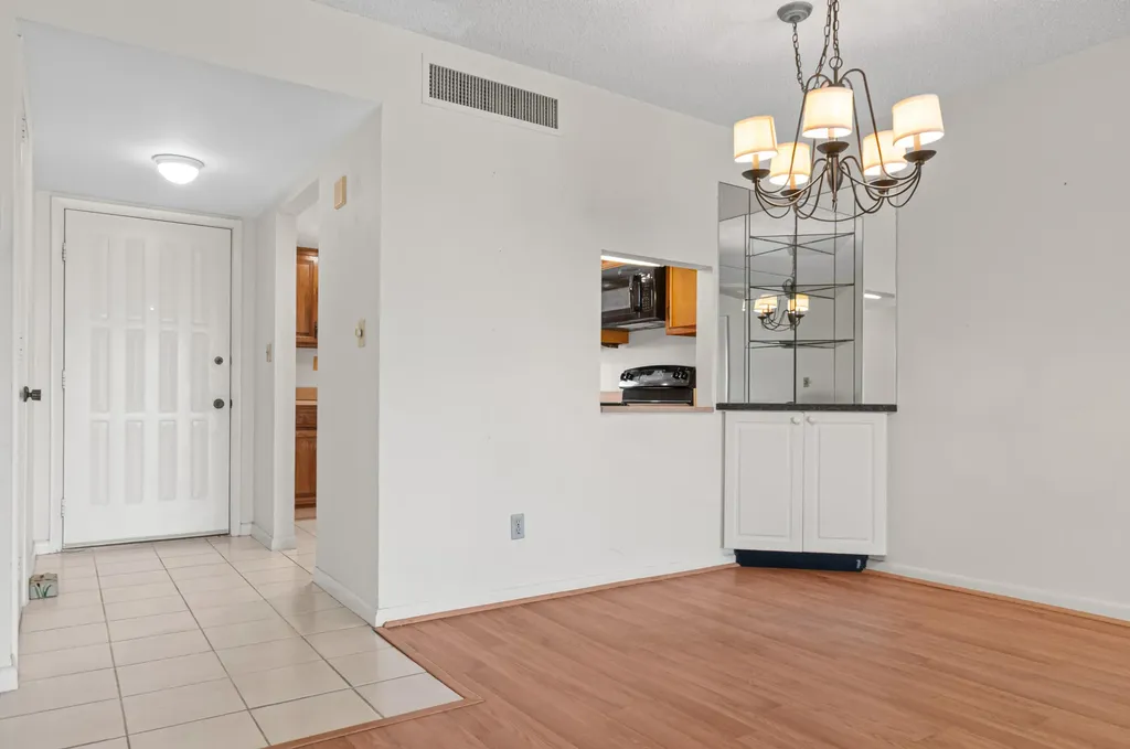 21 High Point Circle E Naples FL 34103