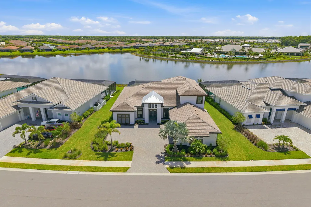 15372 Turin Drive Naples FL 34114