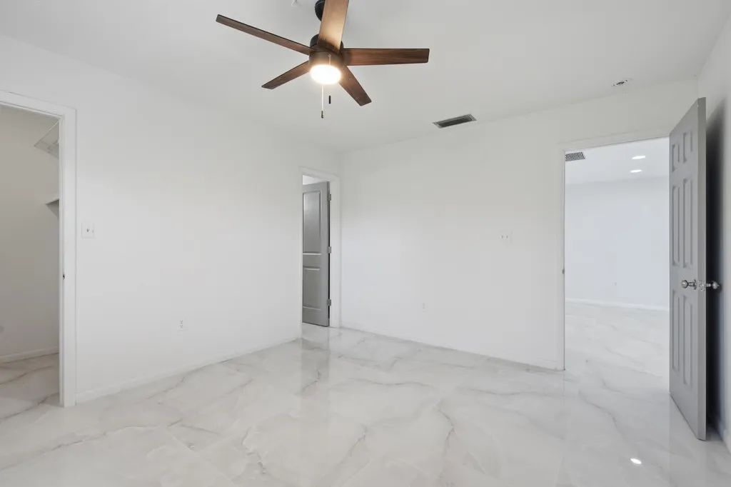 5160 SW 31st Avenue Naples FL 34116