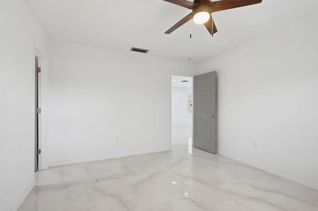 5160 SW 31st Avenue Naples FL 34116