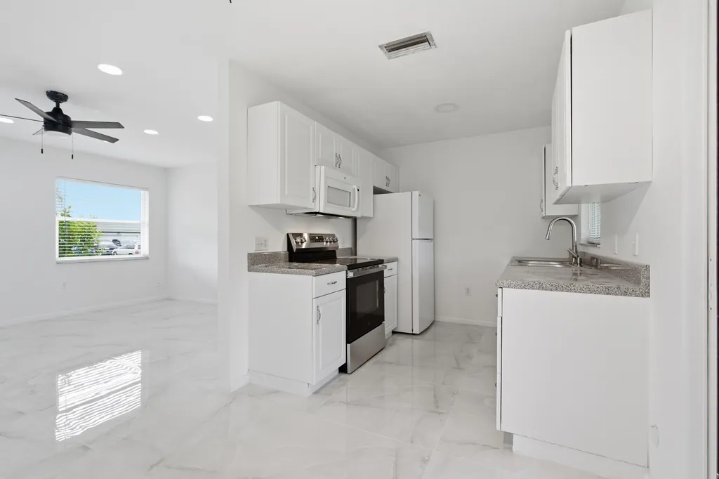 5160 SW 31st Avenue Naples FL 34116