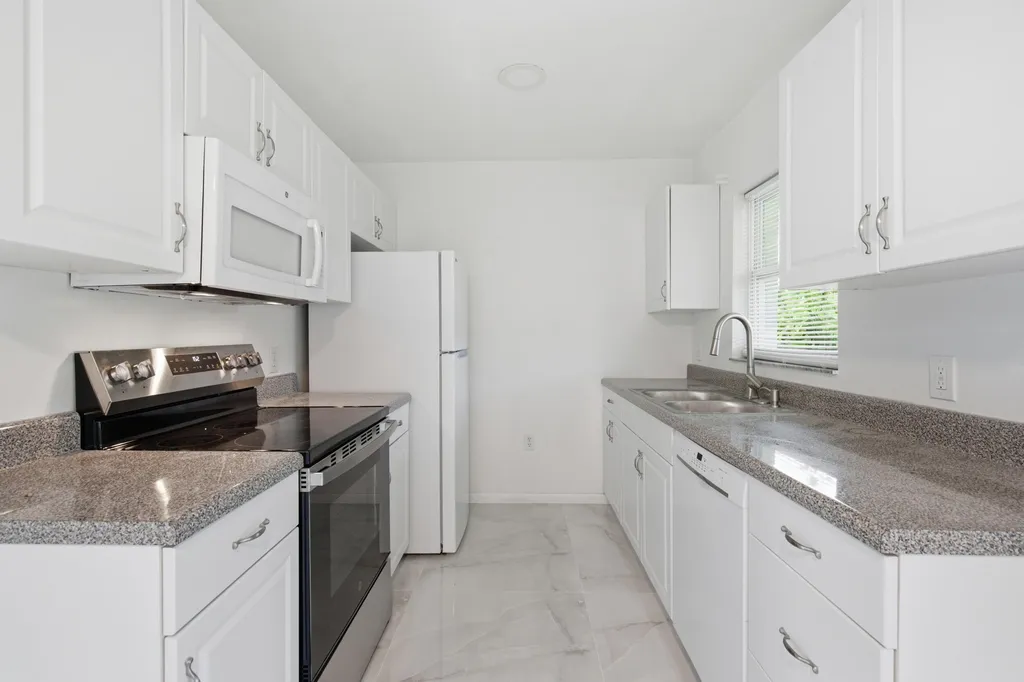 5160 SW 31st Avenue Naples FL 34116