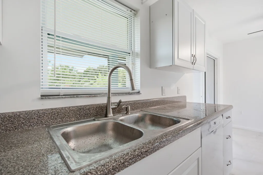 5160 SW 31st Avenue Naples FL 34116