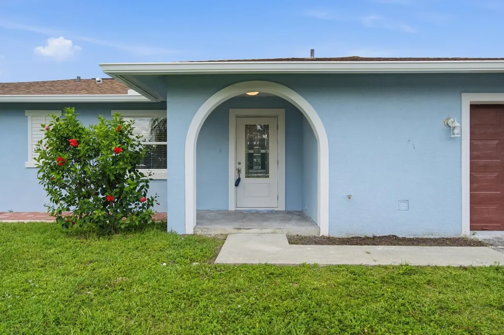 5160 SW 31st Avenue Naples FL 34116