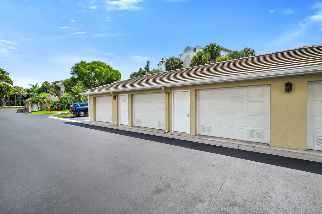 7671 Pebble Creek Circle Naples FL 34108