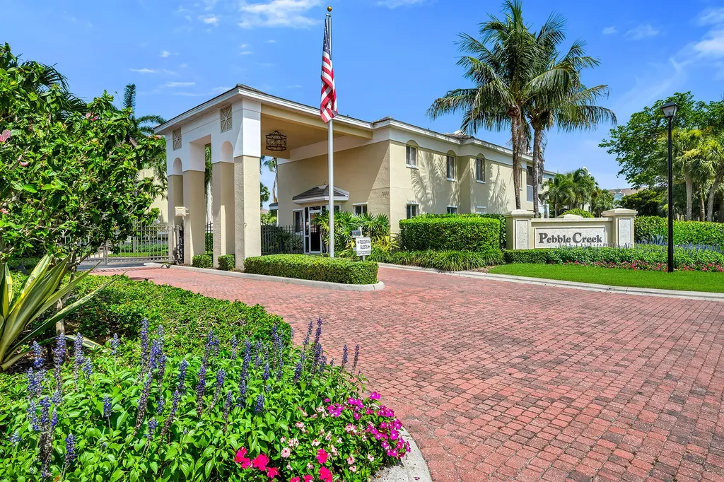 7671 Pebble Creek Circle Naples FL 34108
