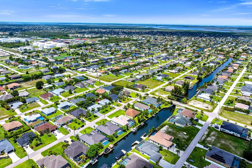 1905 SW 29th Terrace Cape Coral FL 33914