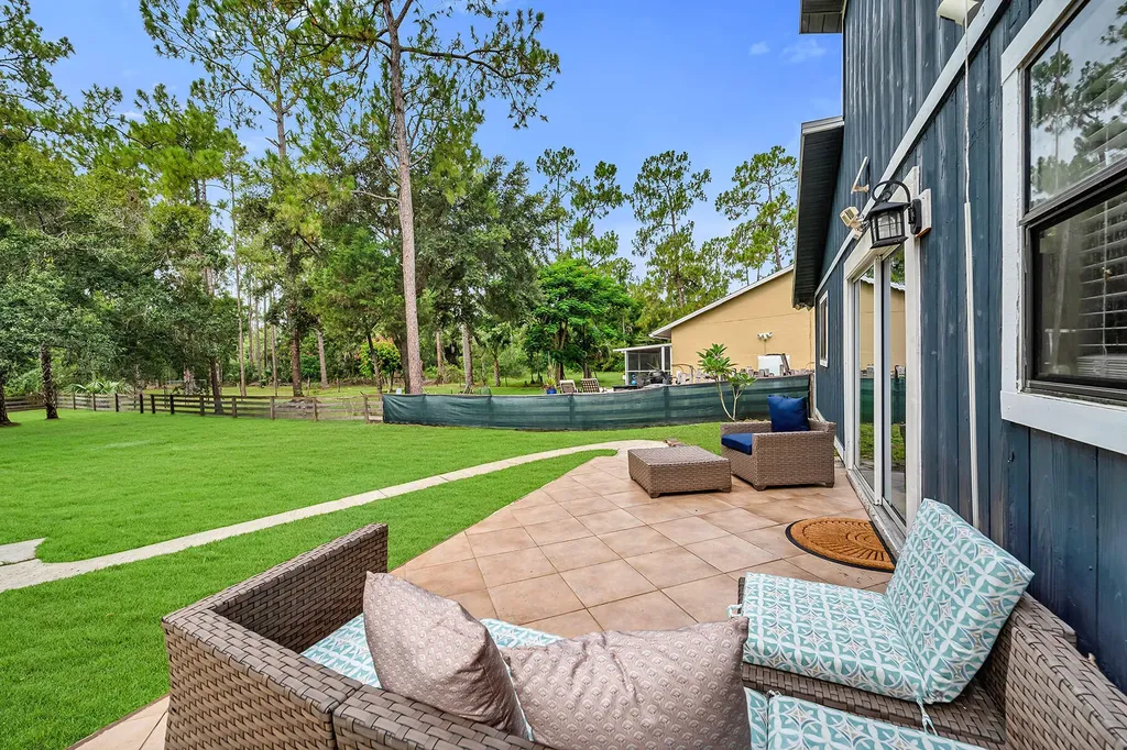 3670 6th Avenue NE Naples FL 34120