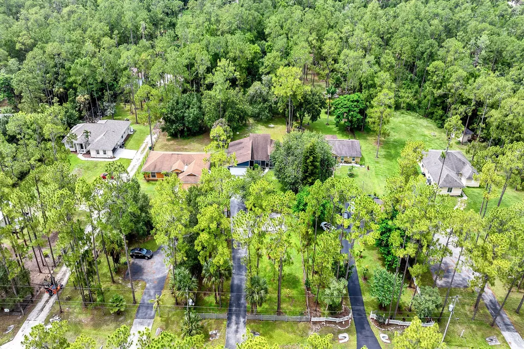 3670 6th Avenue NE Naples FL 34120