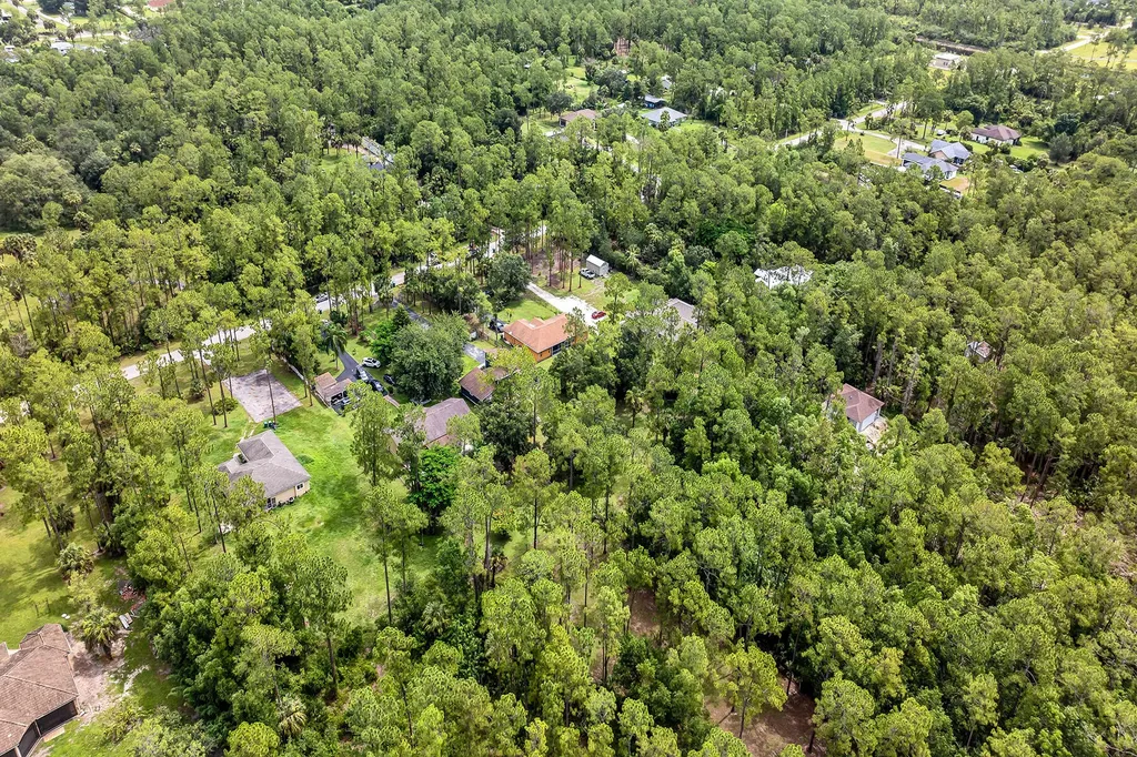3670 6th Avenue NE Naples FL 34120