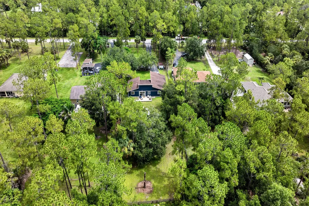 3670 6th Avenue NE Naples FL 34120