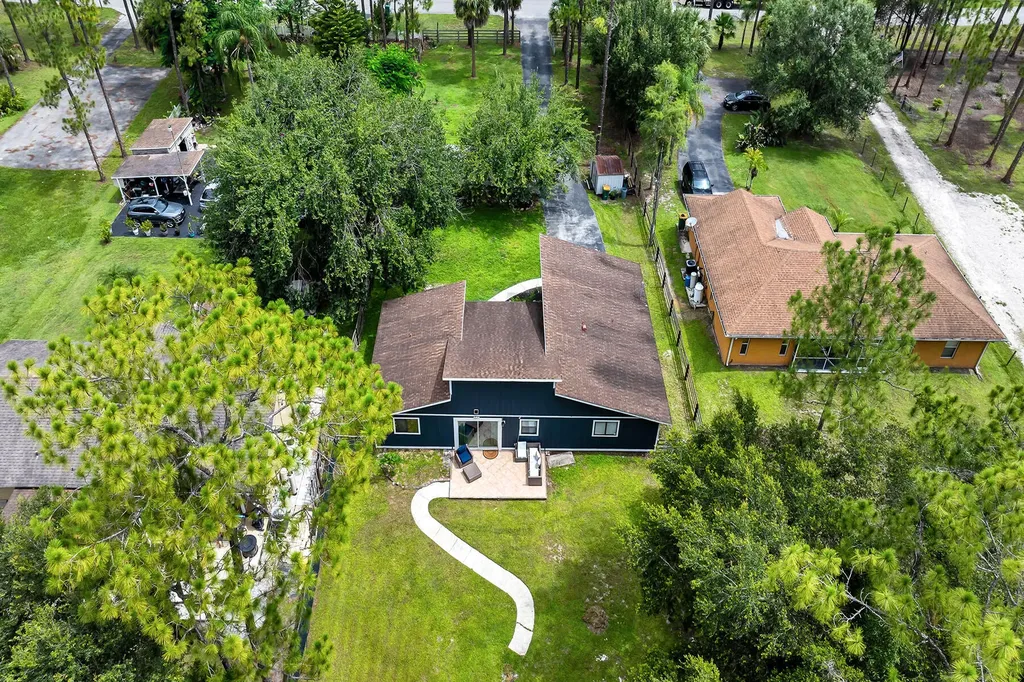 3670 6th Avenue NE Naples FL 34120
