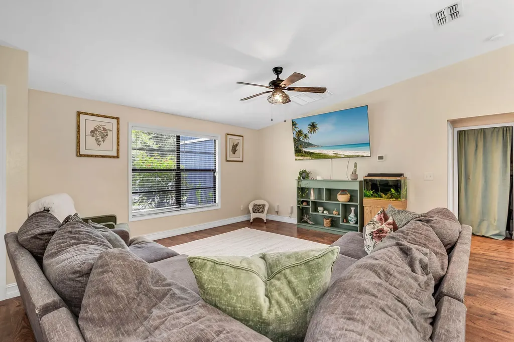 3670 6th Avenue NE Naples FL 34120