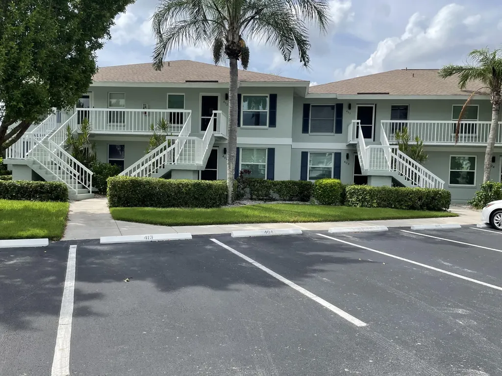 1045 Mainsail Drive Naples FL 34114