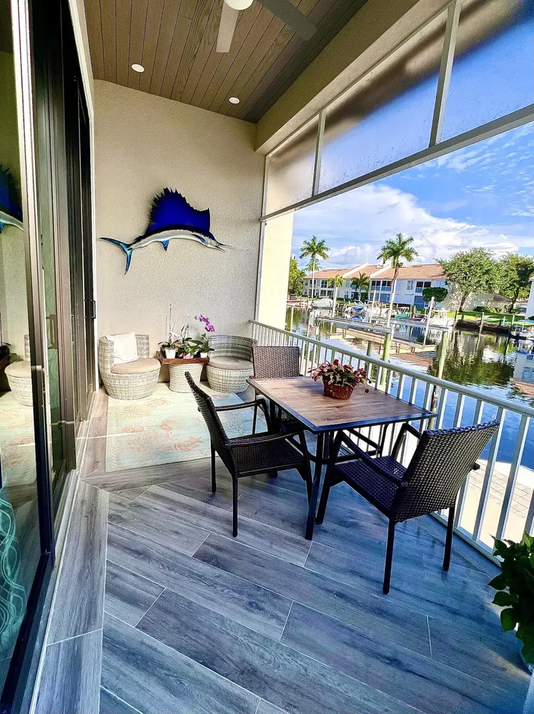 187 Eveningstar Cay Naples FL 34114
