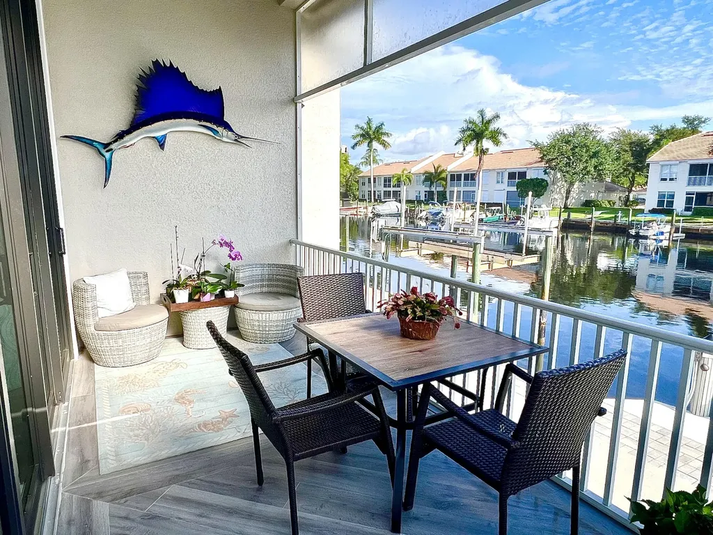 187 Eveningstar Cay Naples FL 34114