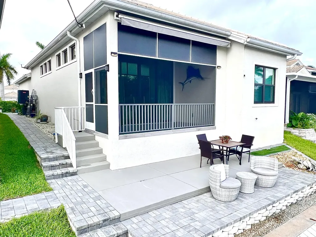 187 Eveningstar Cay Naples FL 34114