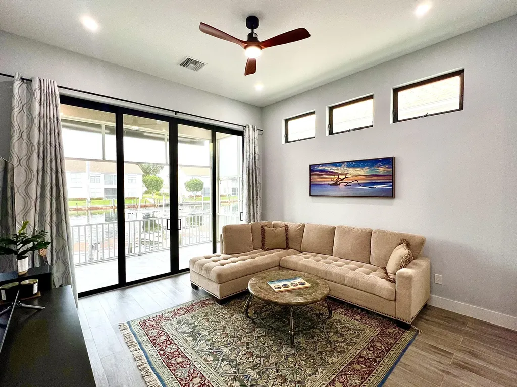 187 Eveningstar Cay Naples FL 34114