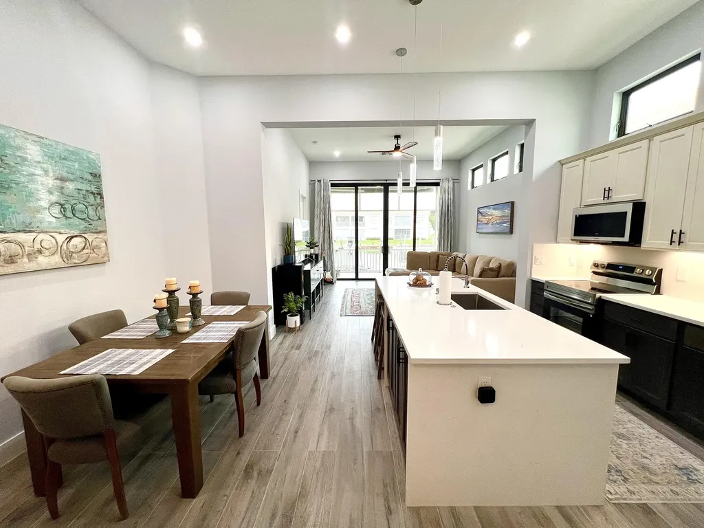 187 Eveningstar Cay Naples FL 34114