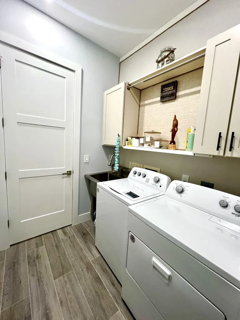 187 Eveningstar Cay Naples FL 34114