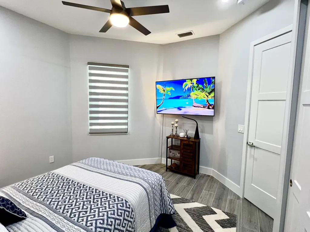 187 Eveningstar Cay Naples FL 34114