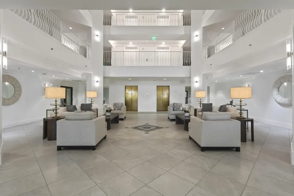 520 S Collier Marco Island FL 34145