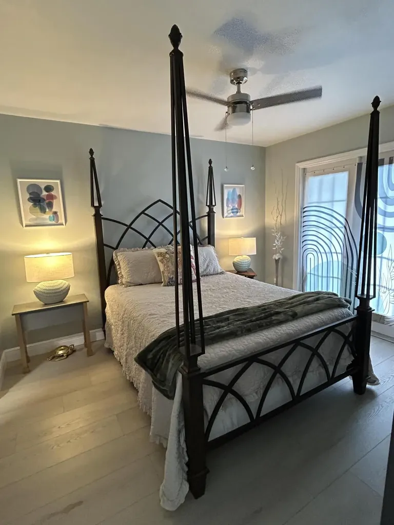 1355 Mainsail Naples FL 34114