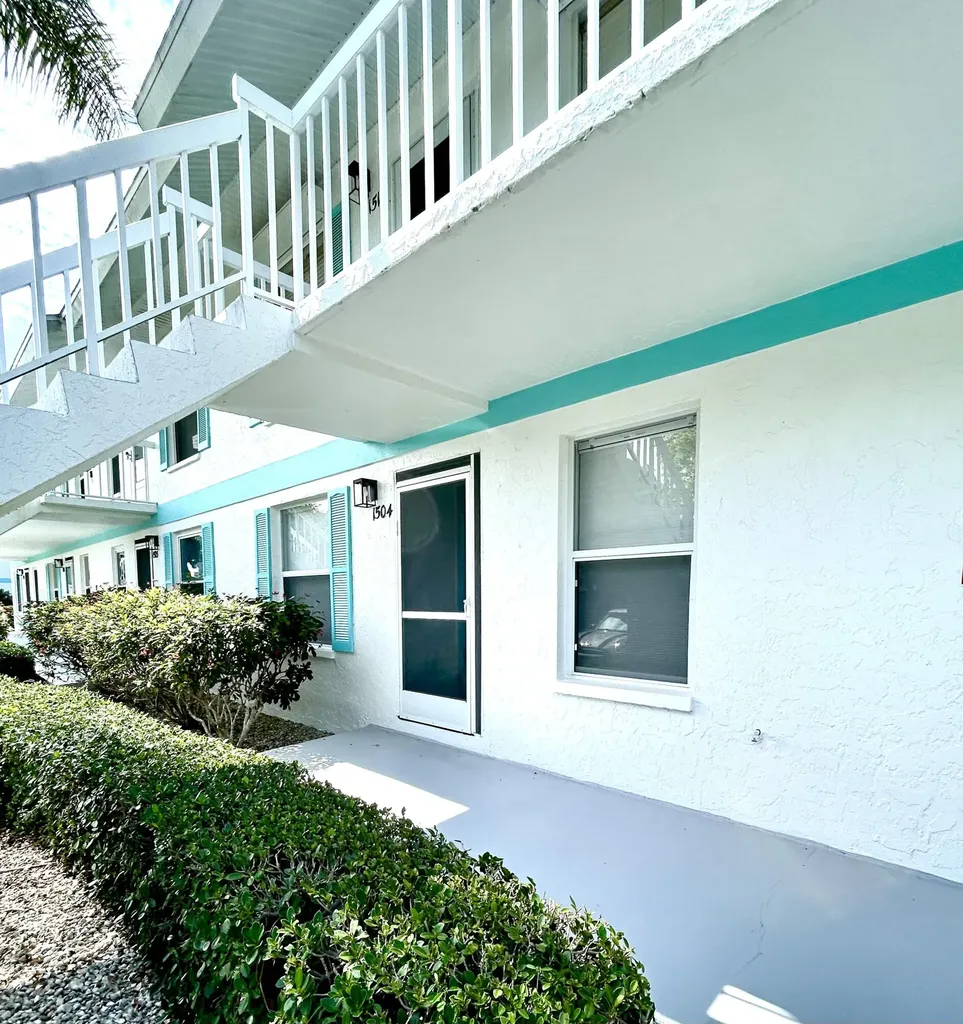 1355 Mainsail Naples FL 34114