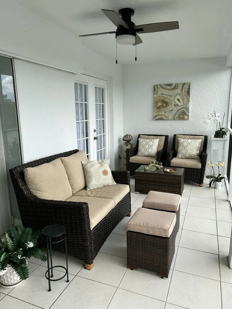 1355 Mainsail Naples FL 34114