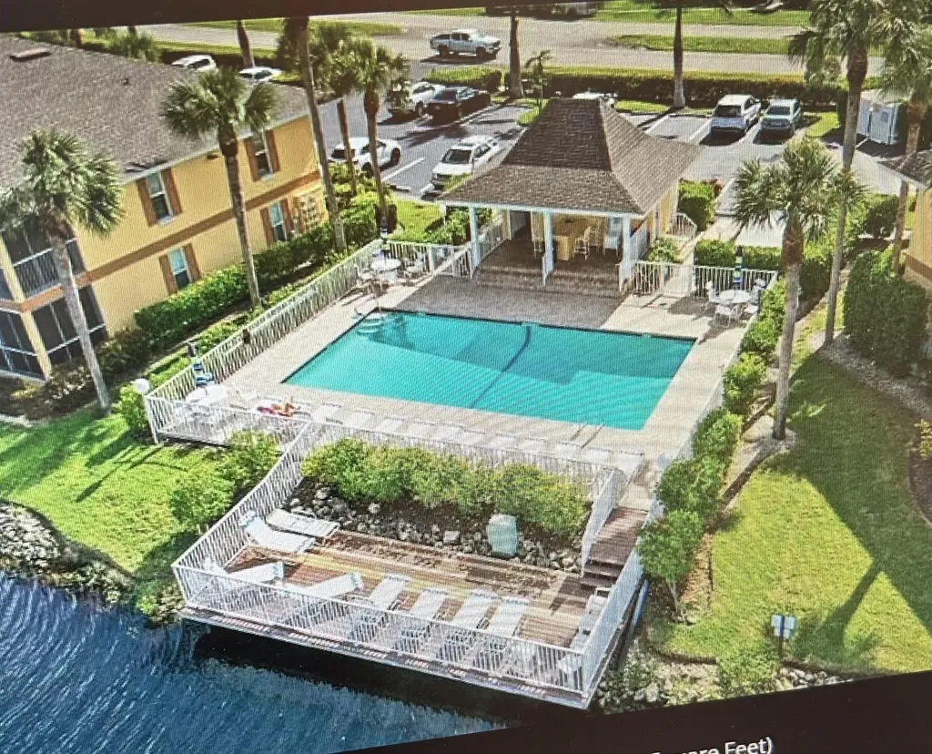 1355 Mainsail Naples FL 34114