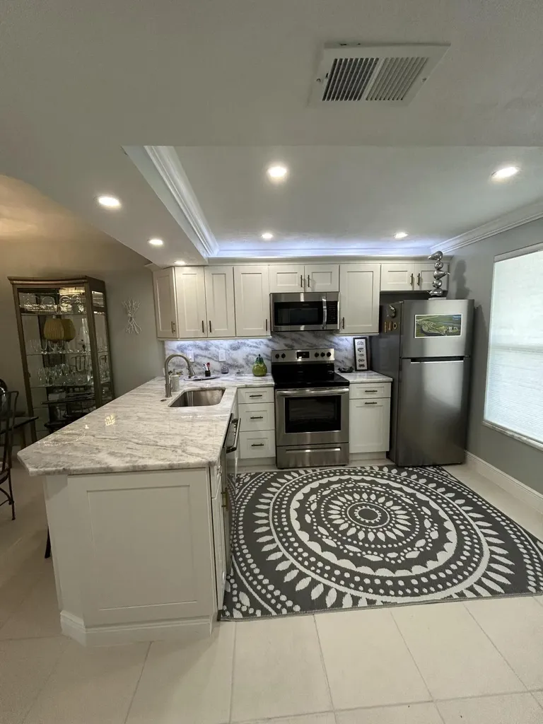1355 Mainsail Naples FL 34114