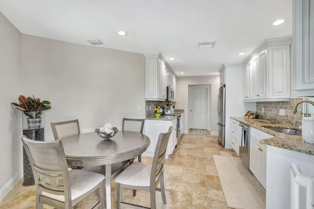 1350 Waikiki Court Marco Island FL 34145