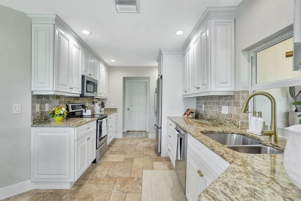 1350 Waikiki Court Marco Island FL 34145