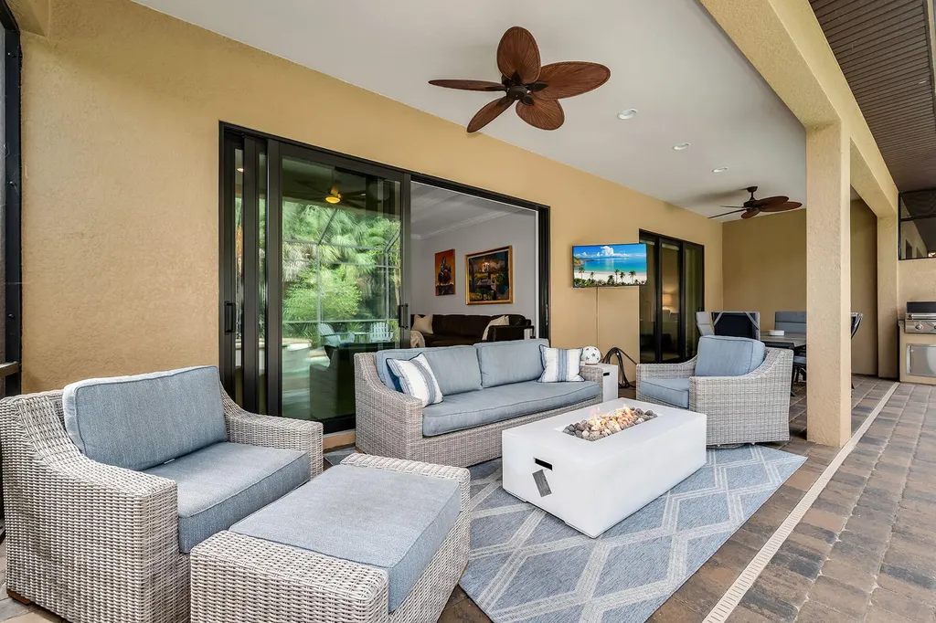 6589 Roma Way Naples FL 34113