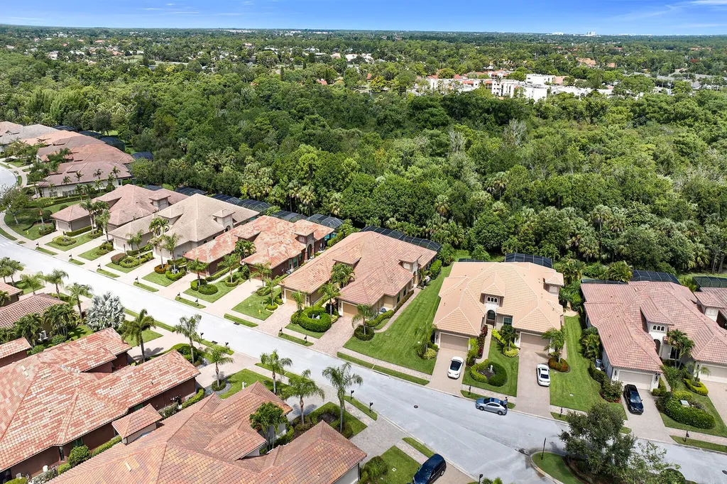 6589 Roma Way Naples FL 34113